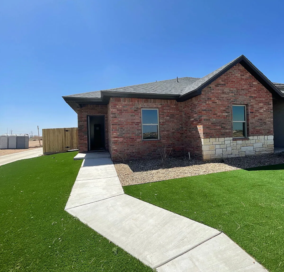 3 bed, 2.0 bath, 1518 sqft, $1,595 — Photo 1