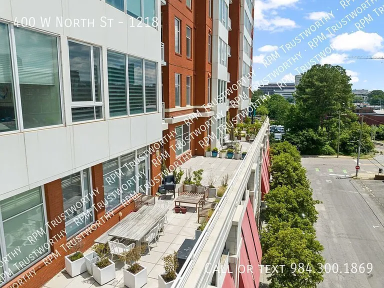 400 W North St #1218 — Photo 9