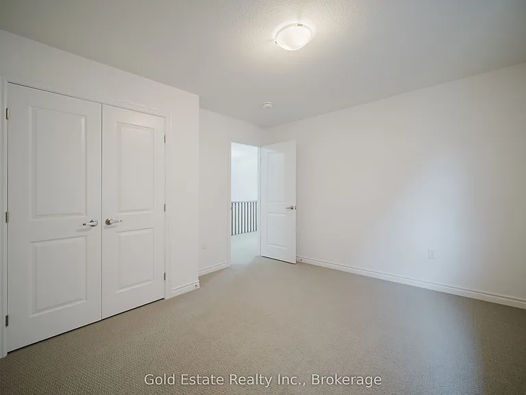 19 McLaren Ave — Photo 26