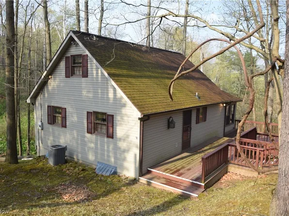 2971 Lodge Rd SW, Sherrodsville, OH 44675