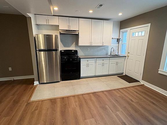 5th image of 1206 16th St NE