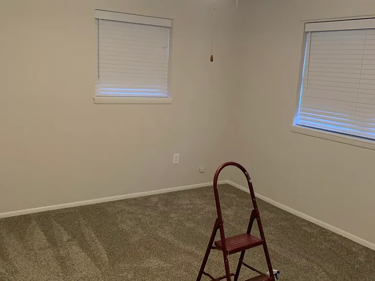 2201 W Parkview Ave — Photo 12