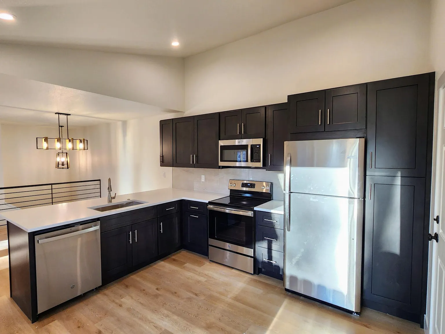 4 bed, 2150 sqft, $2,700 — Photo 1