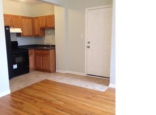 7028 S Paxton Ave, Chicago, IL 60649