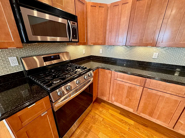 120 W 7th St #103 — Photo 13