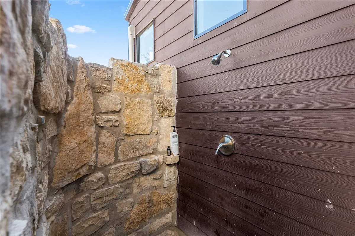 272 Rocky Road Unit A - A — Photo 2