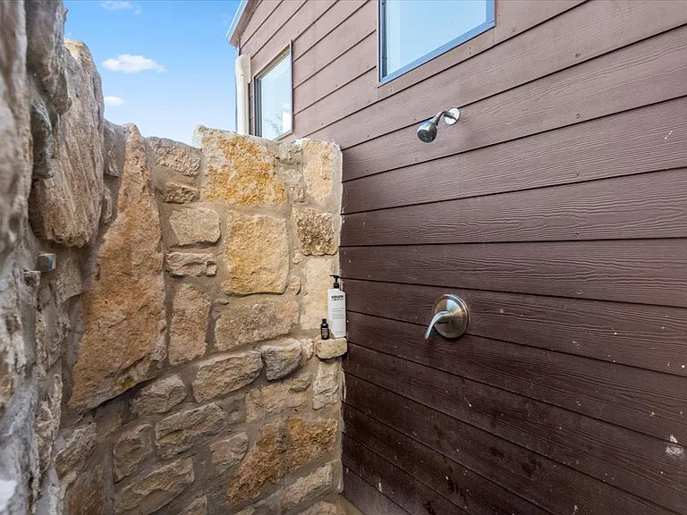 272 Rocky Rd #A — Photo 2