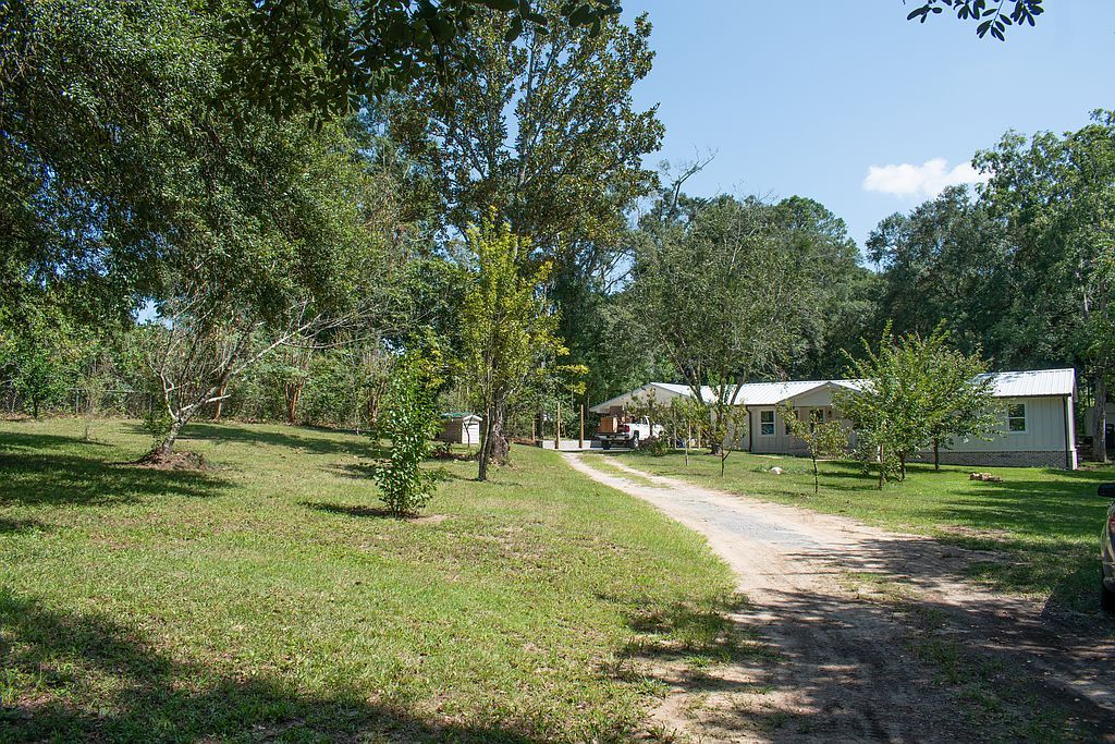 16740 Camellia Rd - Property Image