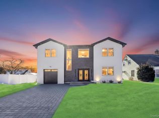 62 Haven Lane, Levittown, NY 11756