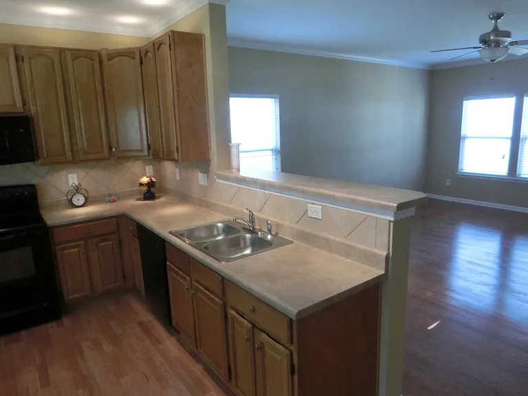 15713 Lakepoint Forest Dr — Photo 19