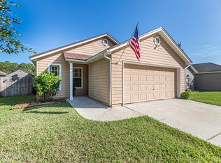 2004 Hunters Trace Cir, Middleburg, FL 32068