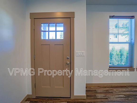 5th image of 13801 NE 33rd Cir
