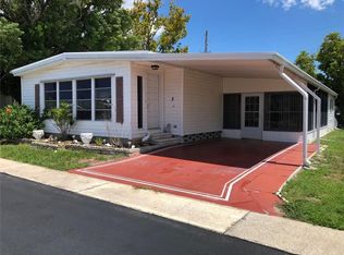 2 Royal Palm Cir, Largo, FL 33778