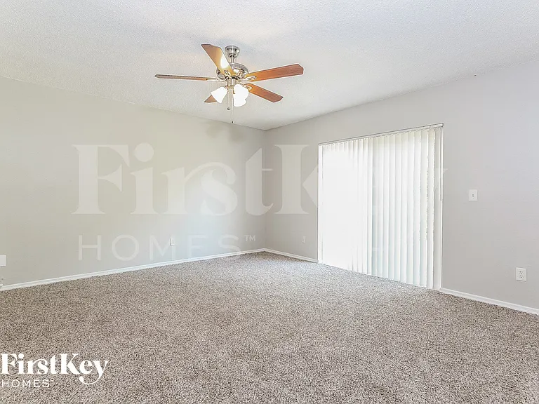 1420 Kissimmee Dr — Photo 8