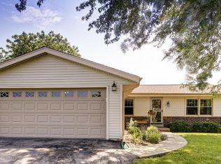 W169S7352 Parkland Dr, Muskego, WI 53150