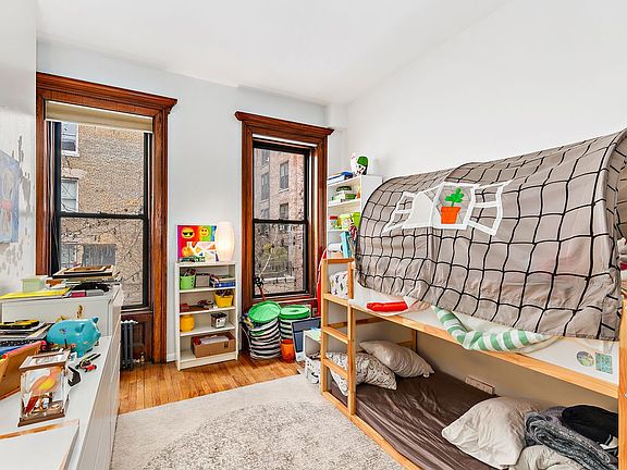 4th image of 124 W 80th St APT 5