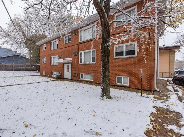 1015 Sheridan Rd APT 1, Winthrop Harbor, IL 60096