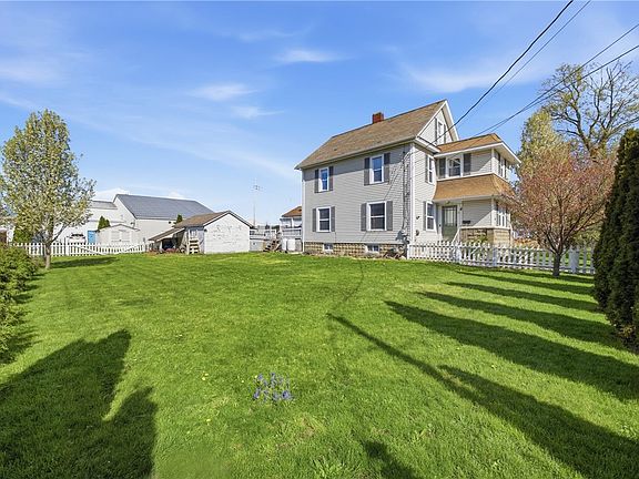 4th image of 16 Townsend Ave
