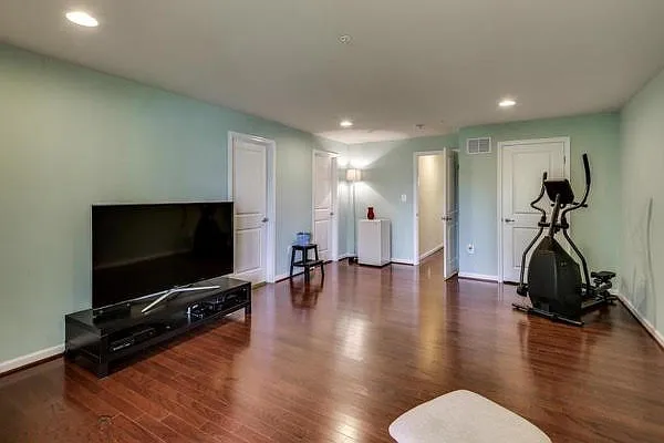 8609 Enoch Pratt Dr — Photo 22