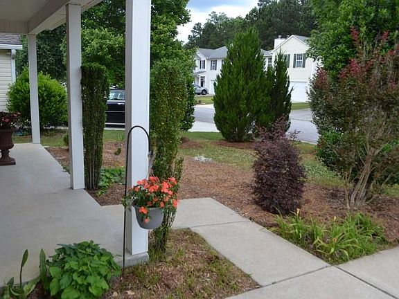 2nd image of 1007 Sycamore Ln