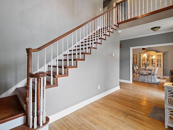 5th image of 121 Bonnabel Pl