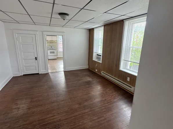 346 S Potomac St APT 3, Hagerstown, MD 21740