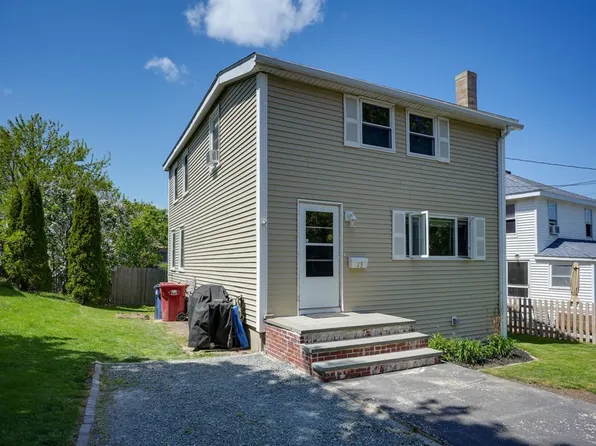 15 Lincoln Ave, Hull, MA 02045