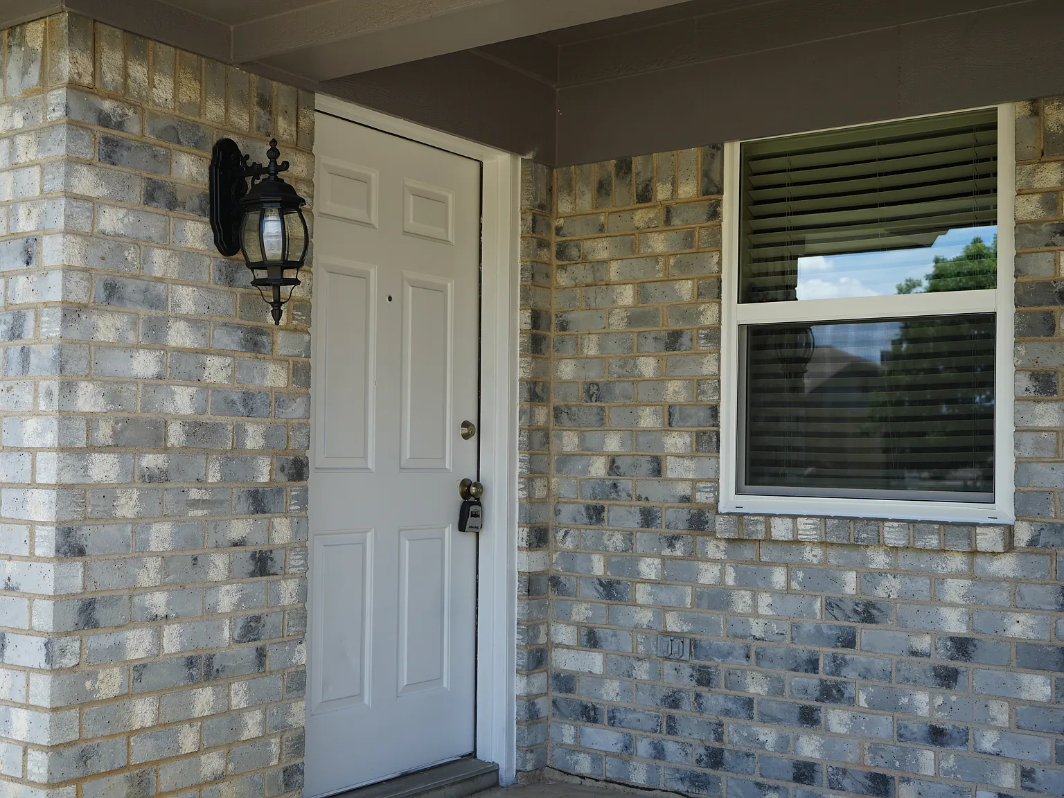 2 bed, 1077 sqft, $1,750 — Photo 2