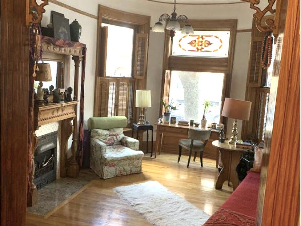 1st image of 421 W Belden Ave #1F
