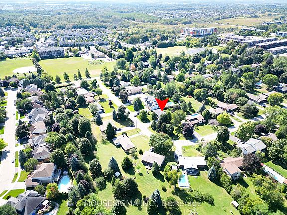 3rd image of 33 Ridgeway Ave