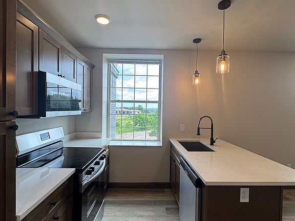 2nd image of 600 W Hickory St #13