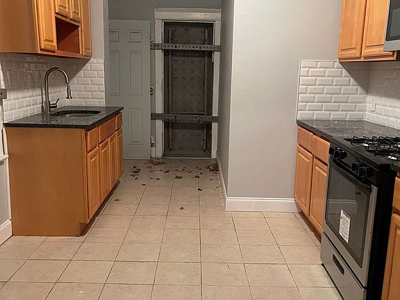 4th image of 31-33 Voorhees St