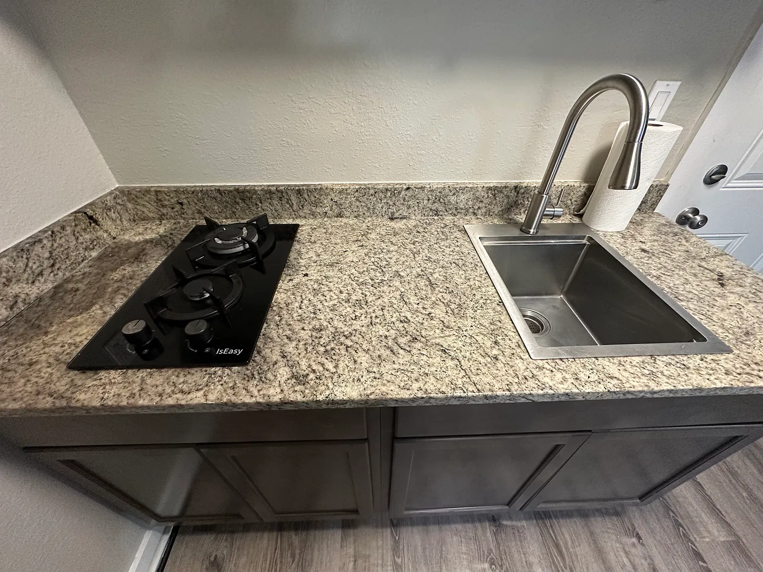 1 bed, 400 sqft, $850 — Photo 3