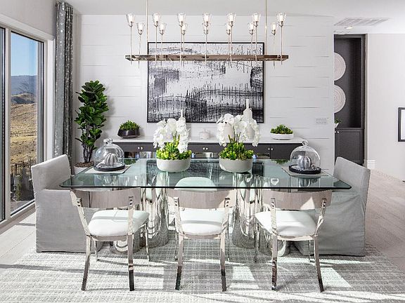 Montrose Elite Dining Room