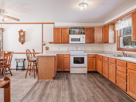 3rd image of 2675 W Lily Lake Rd