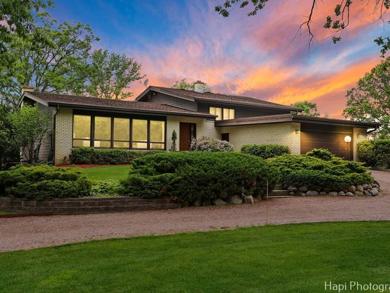 400 Riverwoods Rd, Mettawa, IL 60045