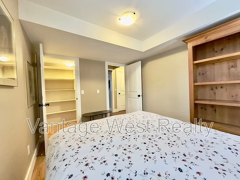 756B Wardlaw Ave — Photo 7