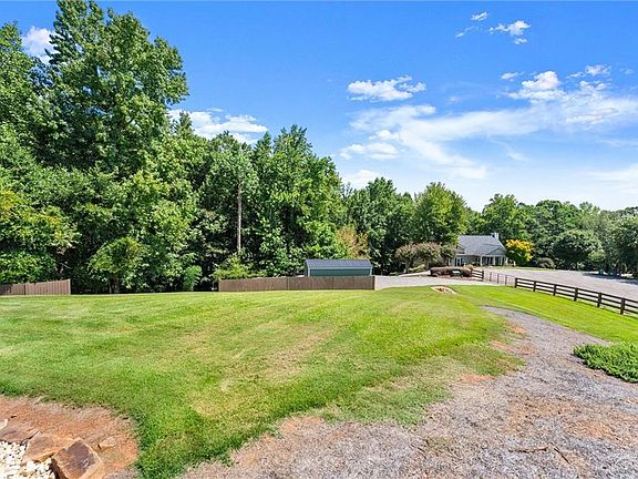 4th image of 3173 Alenes Dr #3
