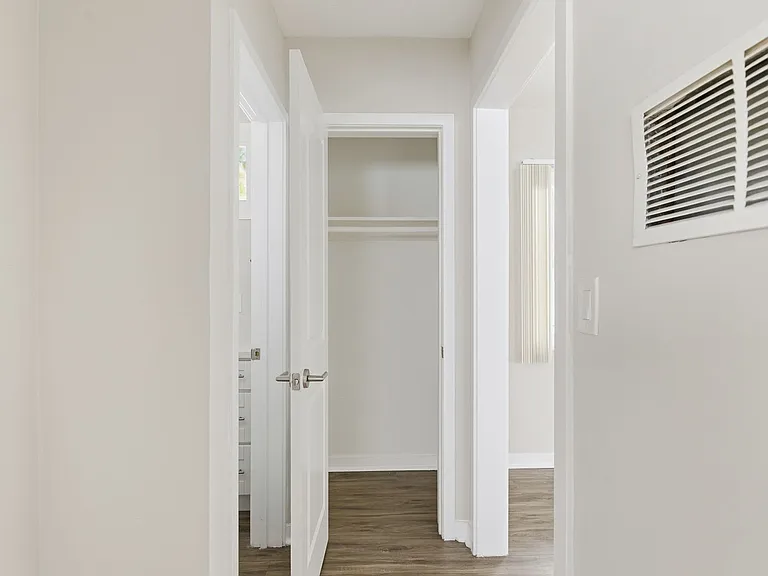 1323 11th Street — Photo 12