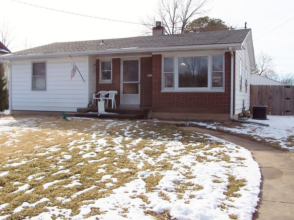 2-4 Bedroom, 1016 sq ft