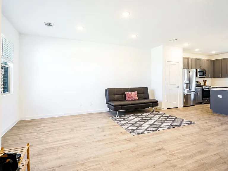 2608 Ontario Dr — Photo 10