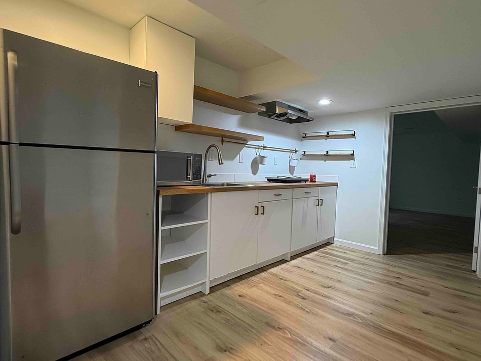 1st image of 9129 Edgewood Dr #1