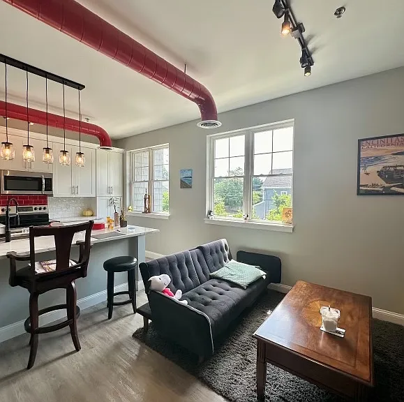 15 Oak St #201 — Photo 2