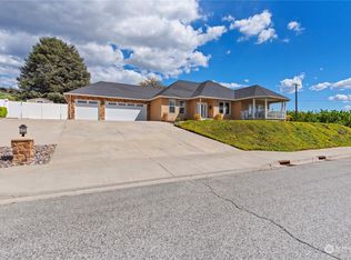 69 Springhill Dr, East Wenatchee, WA 98802