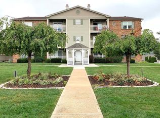 166F Samarra Estates Dr, Fenton, MO 63026