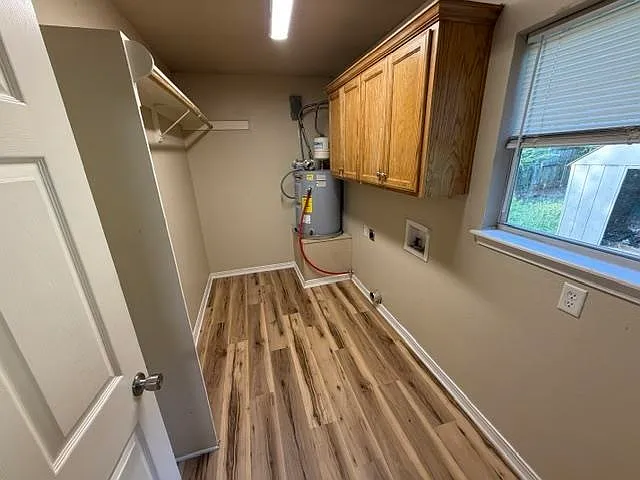 1302 Dale St — Photo 3