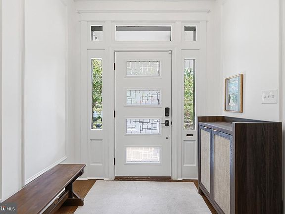 5th image of 519 Quincy St NW