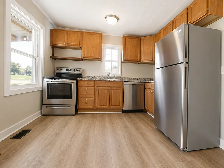 718 E Brady Rd — Photo 4