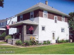 1043 Lake Michigan Dr NW, Grand Rapids, MI 49504