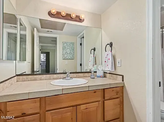 6651 N Campbell Ave #203 — Photo 14
